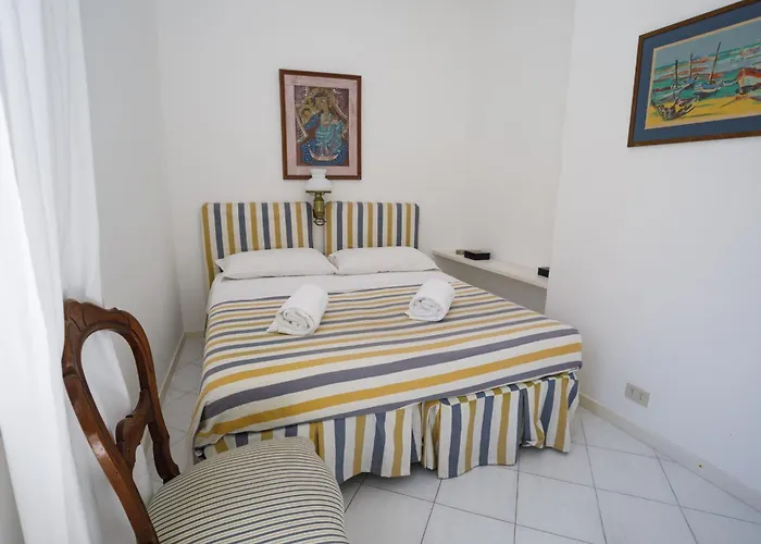 Casa Santa Teresa By Caprirooms דירה